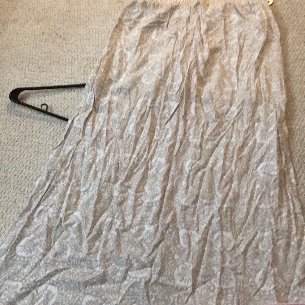 Maxi skirt with slits up the side